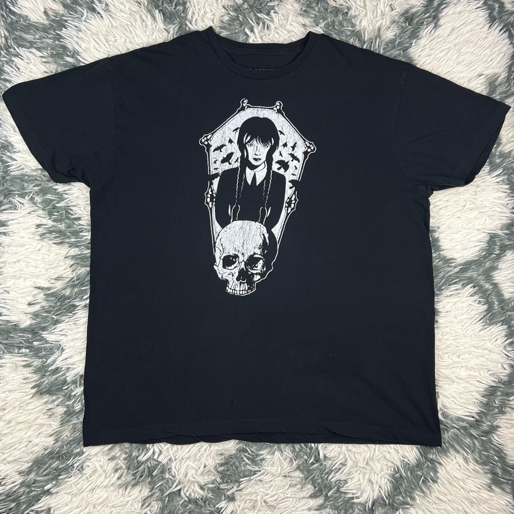 Netflix Wednesday Addams Adult Unisex Coffin & Skull Graphic T-shirt Black Sz XL